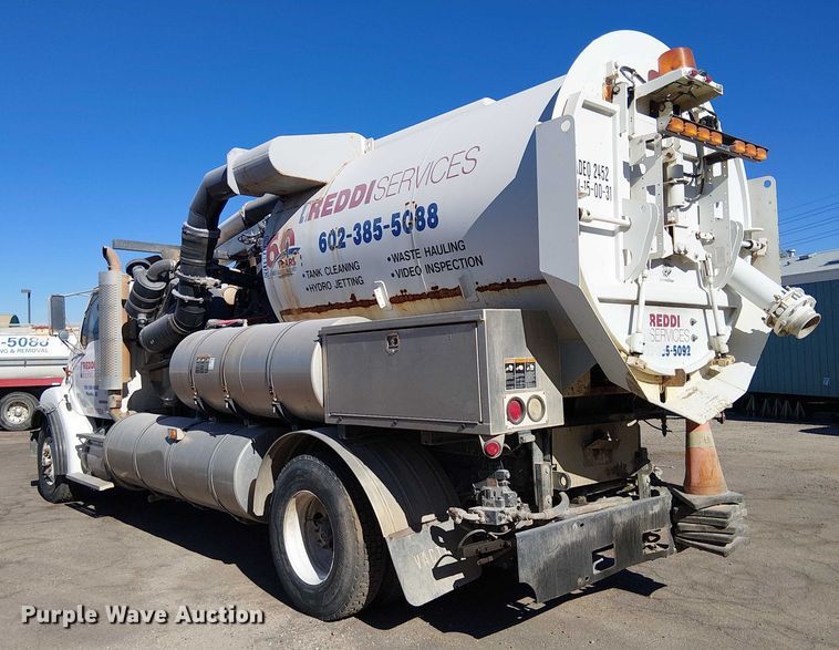 image for item EE5060 2005 Sterling L7500 sewer jetter truck