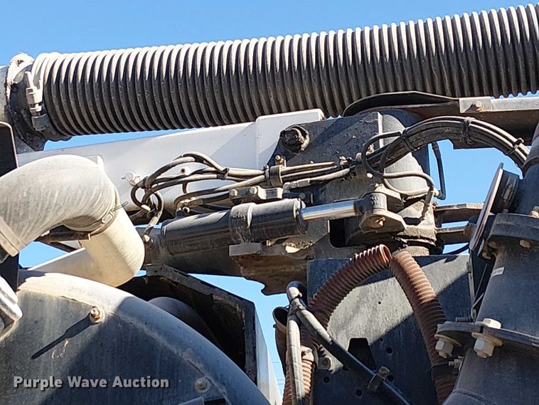 image for item EE5060 2005 Sterling L7500 sewer jetter truck