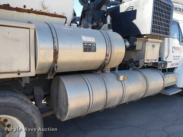 image for item EE5060 2005 Sterling L7500 sewer jetter truck