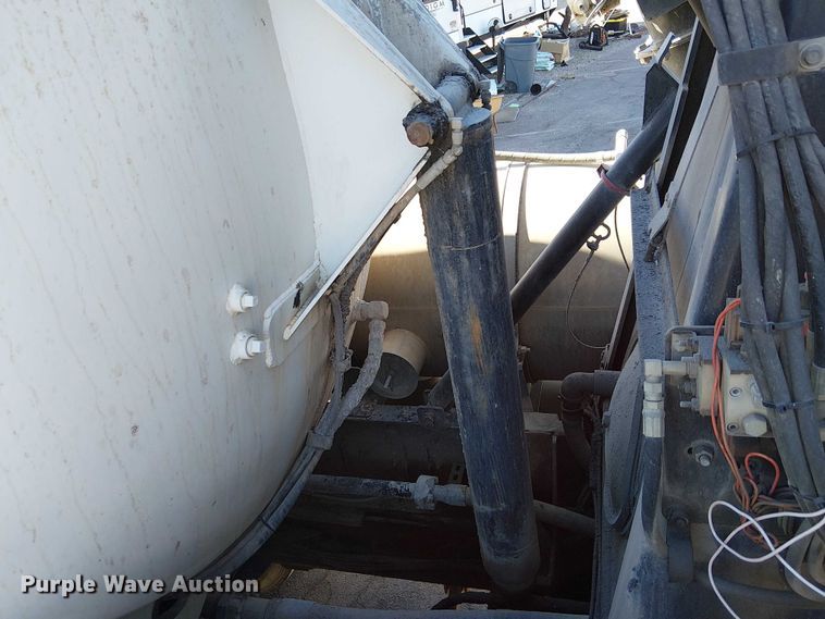 image for item EE5060 2005 Sterling L7500 sewer jetter truck