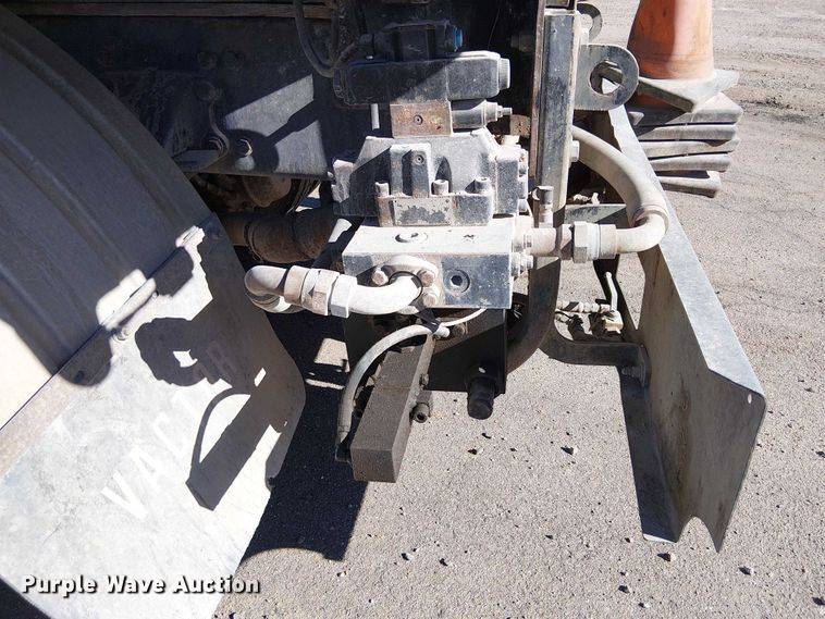 image for item EE5060 2005 Sterling L7500 sewer jetter truck