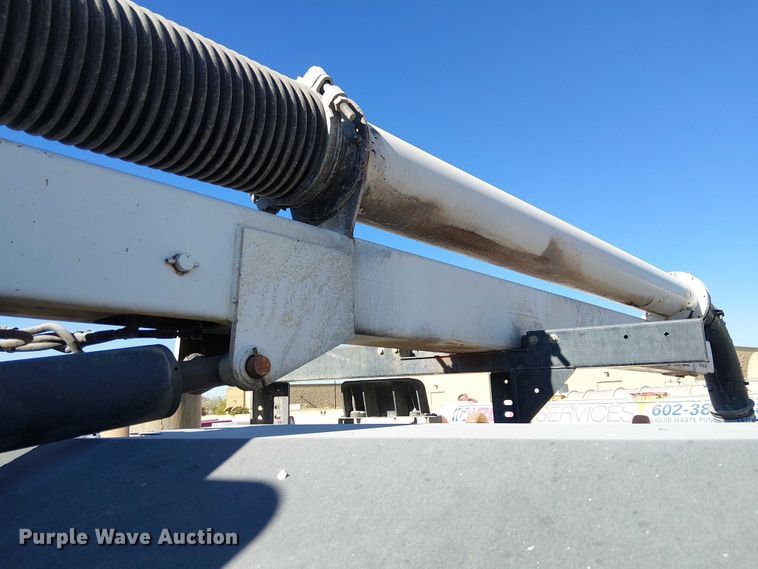 image for item EE5060 2005 Sterling L7500 sewer jetter truck