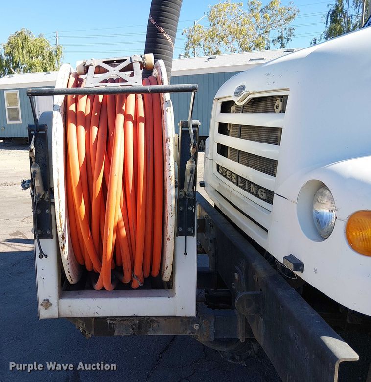 image for item EE5060 2005 Sterling L7500 sewer jetter truck