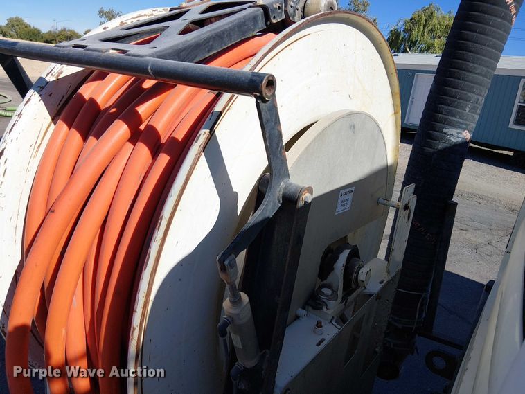 image for item EE5060 2005 Sterling L7500 sewer jetter truck