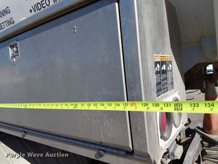 image for item EE5060 2005 Sterling L7500 sewer jetter truck