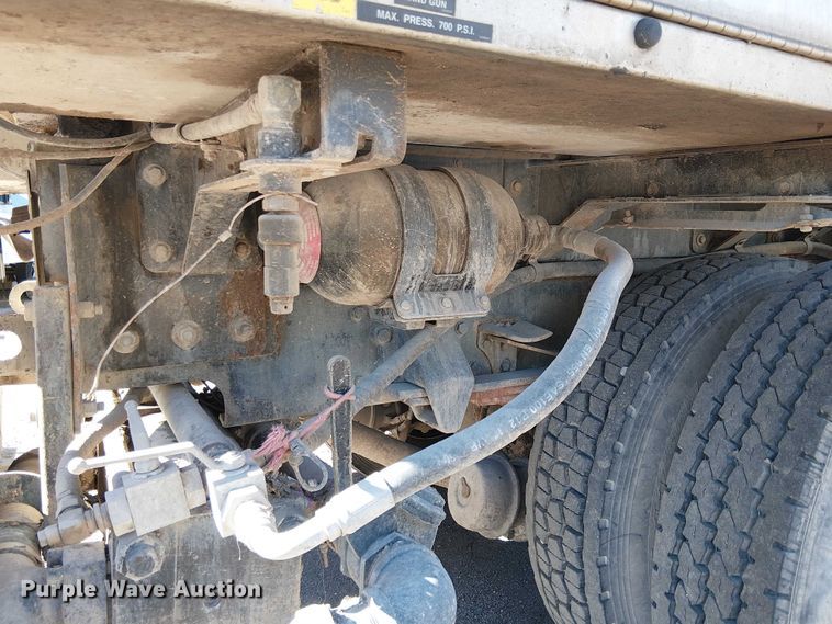 image for item EE5060 2005 Sterling L7500 sewer jetter truck