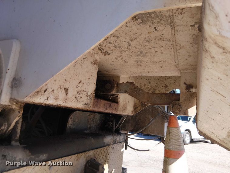 image for item EE5060 2005 Sterling L7500 sewer jetter truck