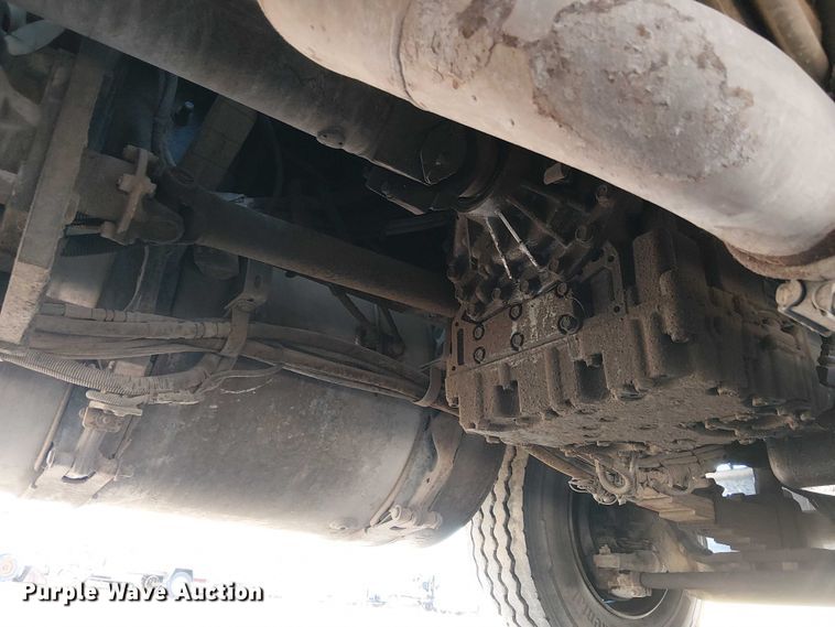 image for item EE5060 2005 Sterling L7500 sewer jetter truck