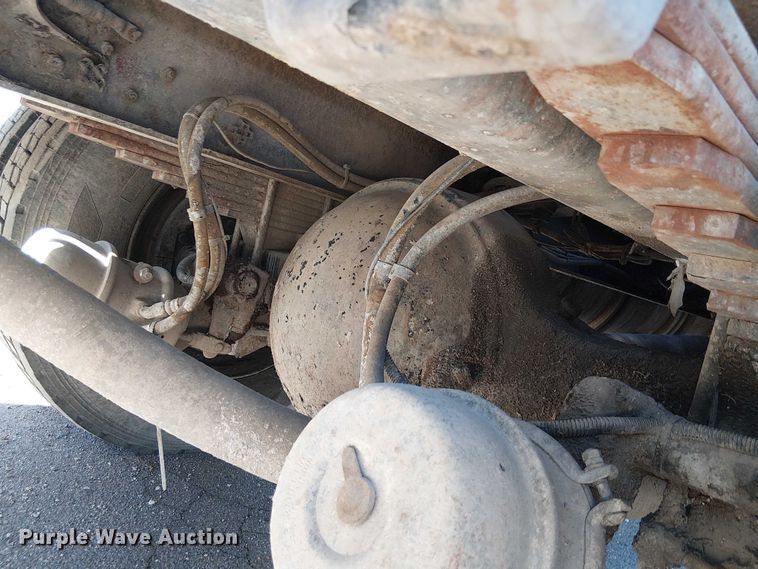 image for item EE5060 2005 Sterling L7500 sewer jetter truck