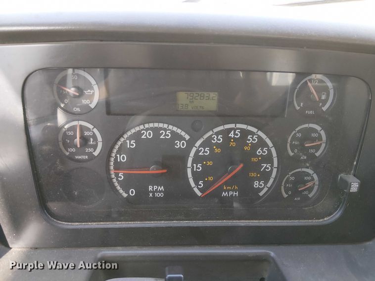 image for item EE5060 2005 Sterling L7500 sewer jetter truck