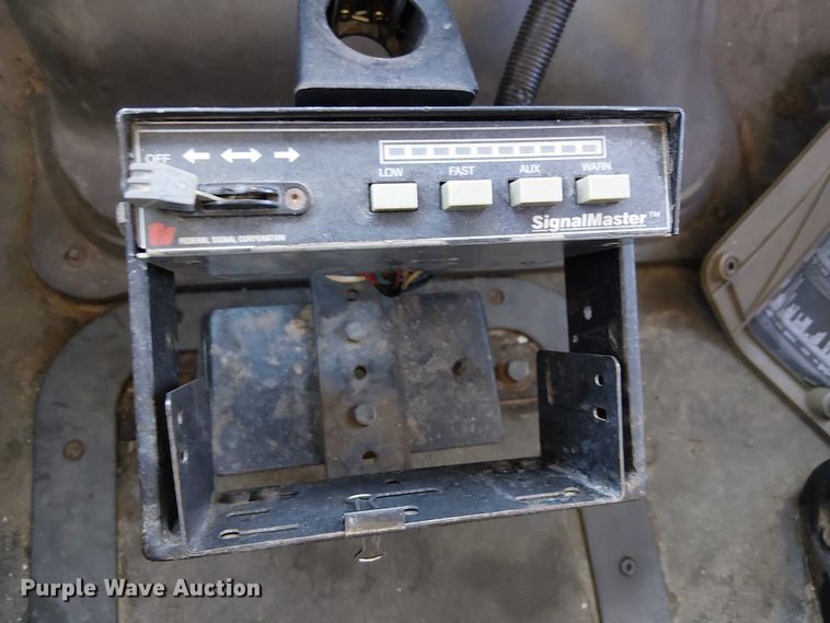 image for item EE5060 2005 Sterling L7500 sewer jetter truck