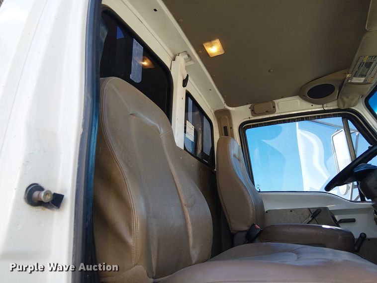 image for item EE5060 2005 Sterling L7500 sewer jetter truck