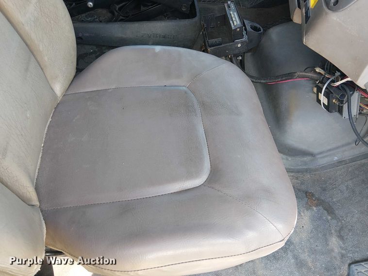 image for item EE5060 2005 Sterling L7500 sewer jetter truck