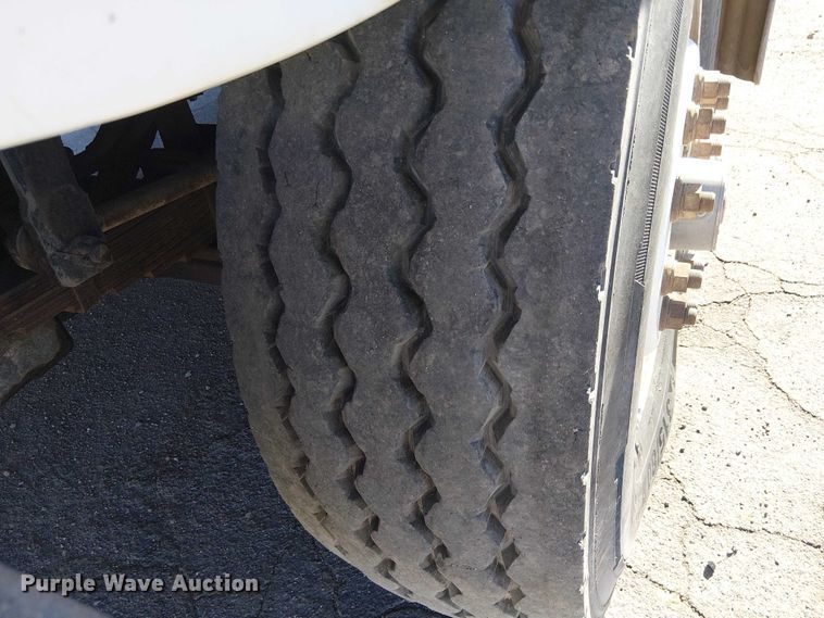 image for item EE5060 2005 Sterling L7500 sewer jetter truck