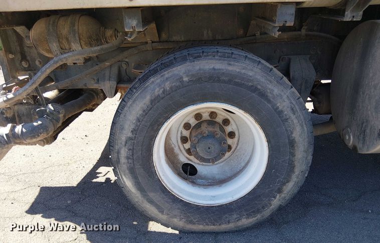 image for item EE5060 2005 Sterling L7500 sewer jetter truck