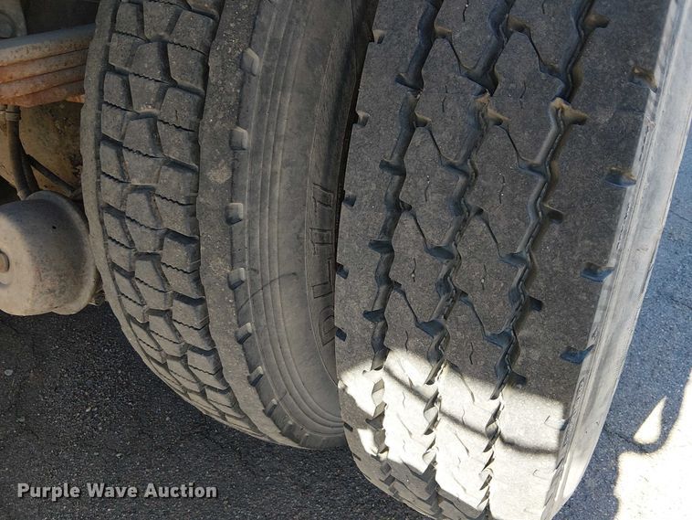 image for item EE5060 2005 Sterling L7500 sewer jetter truck