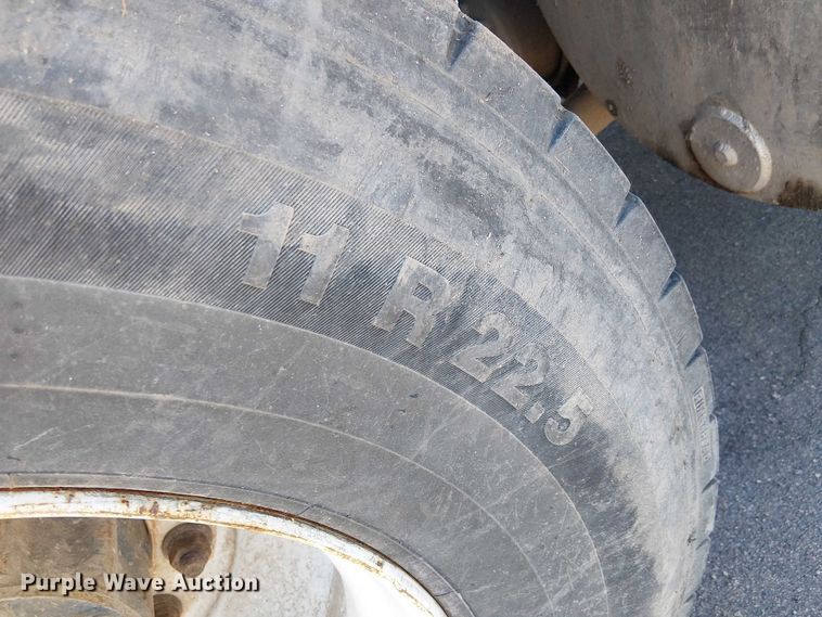 image for item EE5060 2005 Sterling L7500 sewer jetter truck