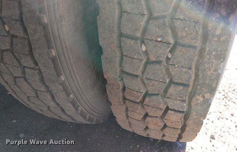 image for item EE5060 2005 Sterling L7500 sewer jetter truck