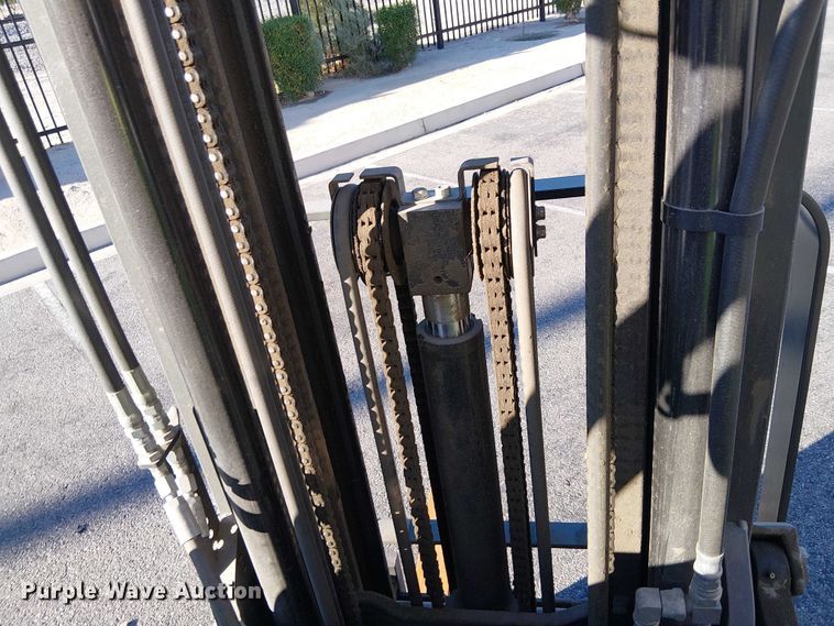 image for item EE5061 2017 UniCarriers CFS40 forklift