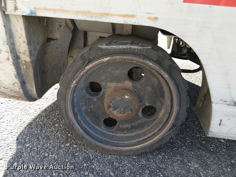 image for item EE5061 2017 UniCarriers CFS40 forklift