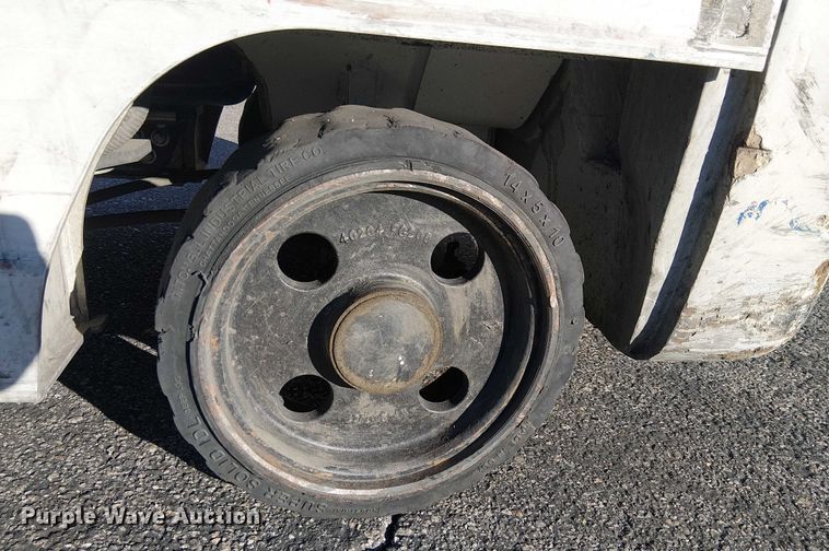 image for item EE5061 2017 UniCarriers CFS40 forklift