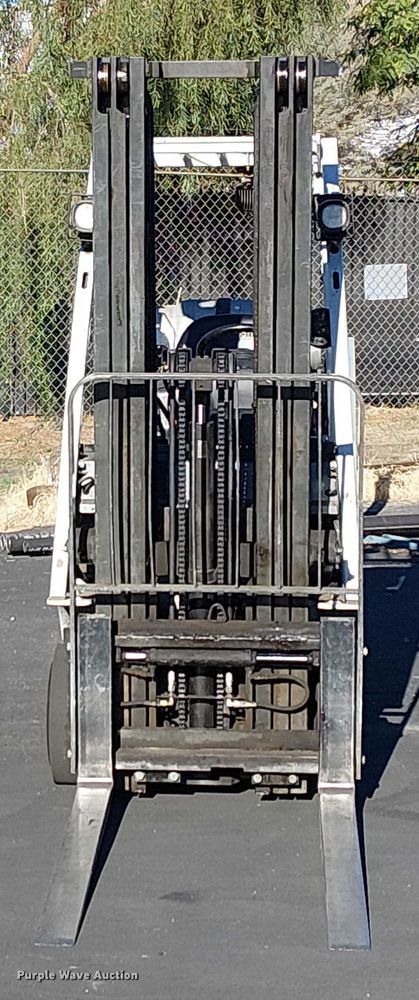 image for item EE5062 2017 UniCarriers CFS40 forklift