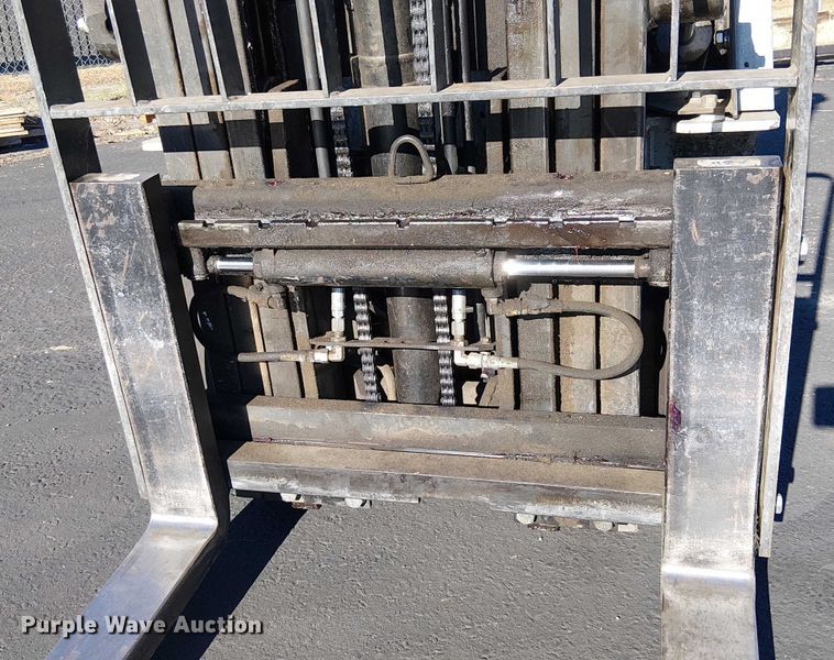 image for item EE5062 2017 UniCarriers CFS40 forklift