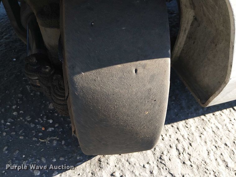 image for item EE5062 2017 UniCarriers CFS40 forklift