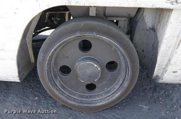 image for item EE5062 2017 UniCarriers CFS40 forklift