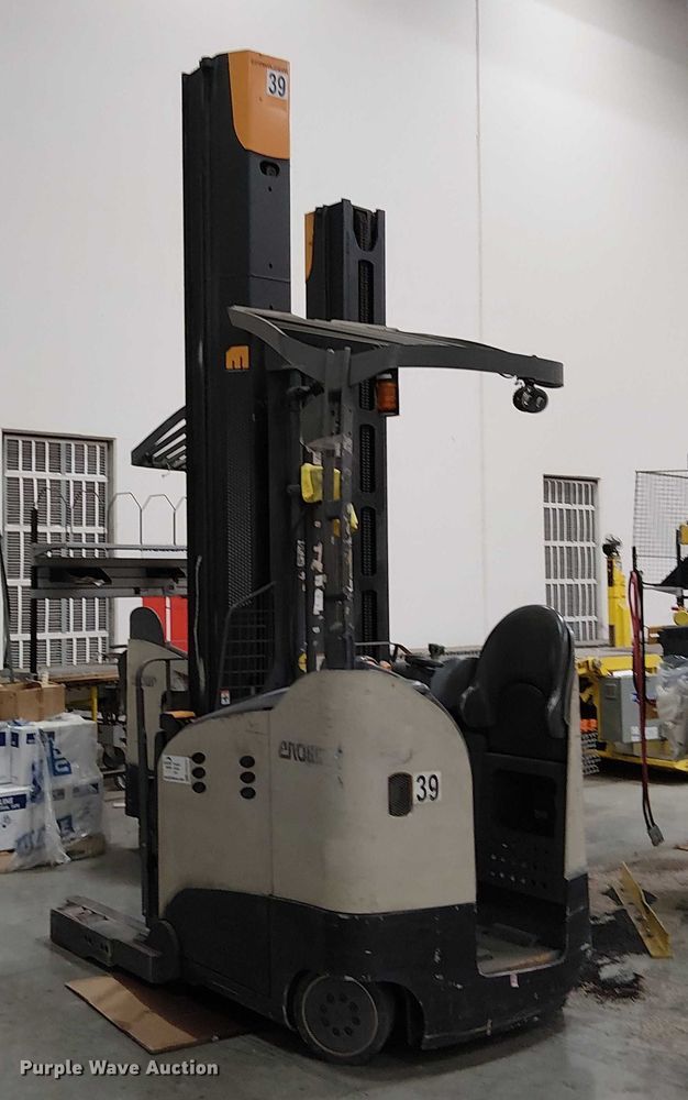 image for item EE5064 2017 Crown RM6095S-45 reach truck