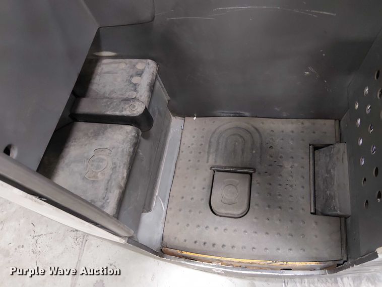 image for item EE5064 2017 Crown RM6095S-45 reach truck