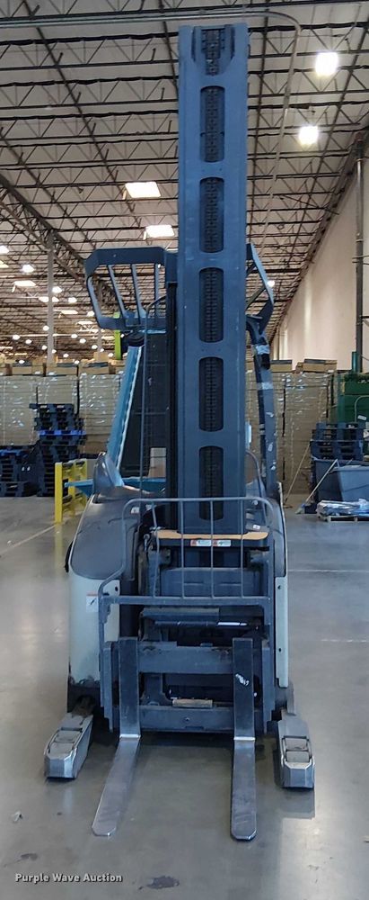 image for item EE5065 2017 Crown RM6095S-45 order picker