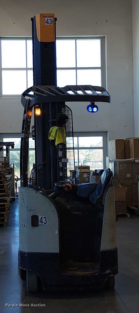 image for item EE5065 2017 Crown RM6095S-45 order picker