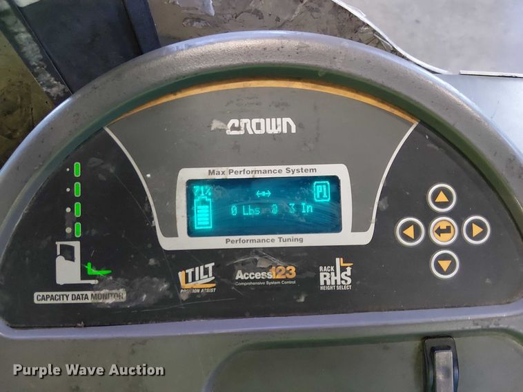 image for item EE5065 2017 Crown RM6095S-45 order picker