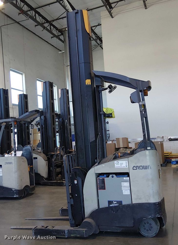 image for item EE5066 2017 Crown RM6095S-45 reach truck
