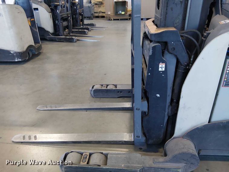 image for item EE5066 2017 Crown RM6095S-45 reach truck