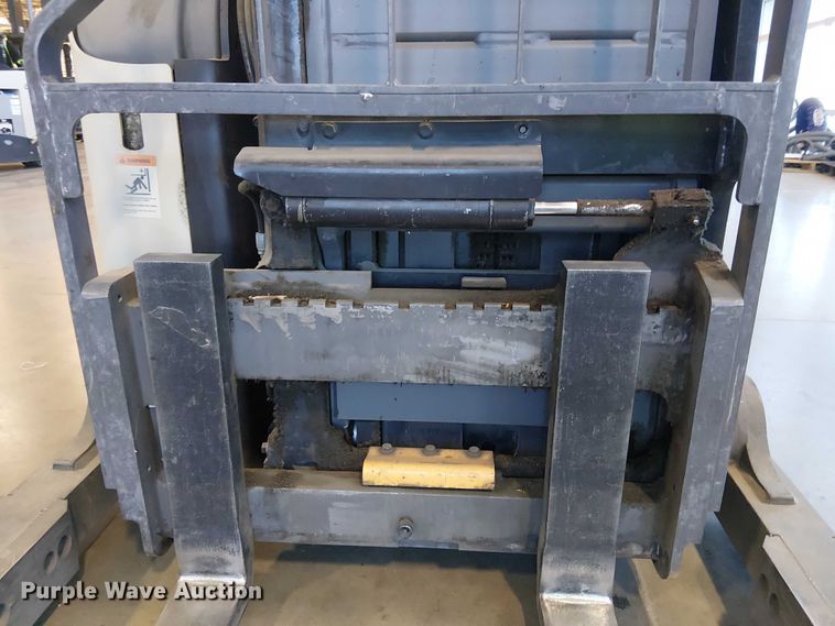 image for item EE5066 2017 Crown RM6095S-45 reach truck