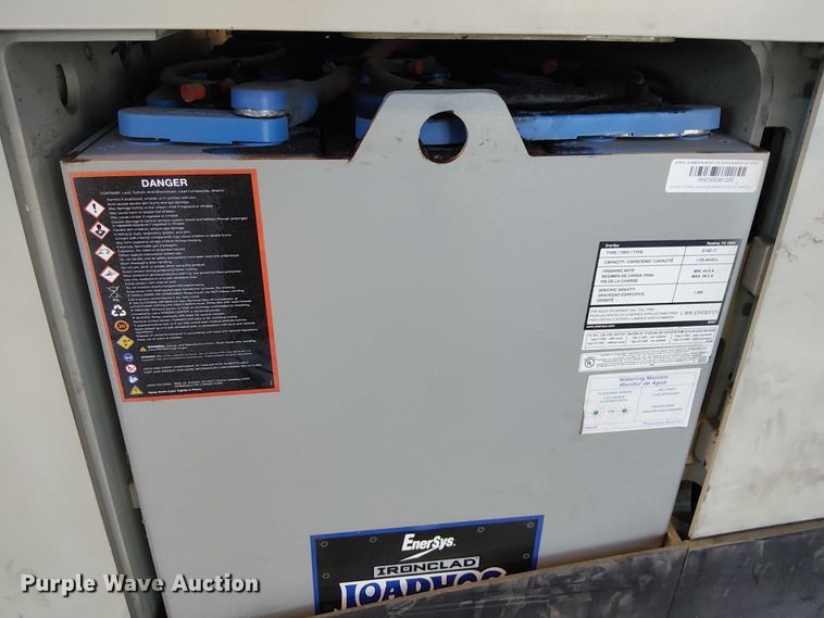 image for item EE5066 2017 Crown RM6095S-45 reach truck