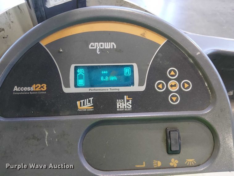 image for item EE5066 2017 Crown RM6095S-45 reach truck