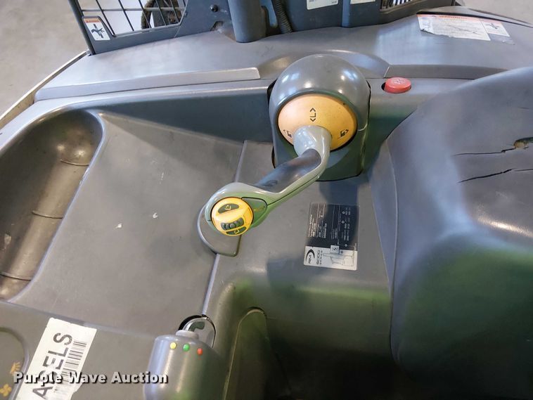 image for item EE5066 2017 Crown RM6095S-45 reach truck