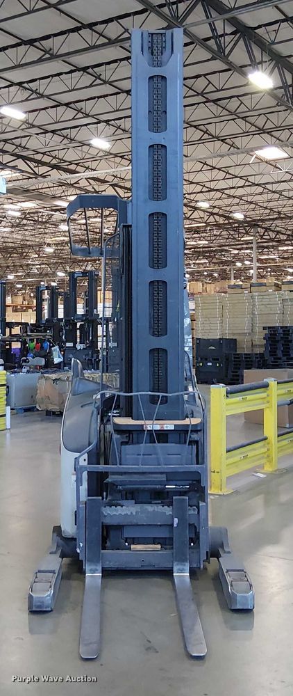 image for item EE5067 2017 Crown RM6095-45 order picker