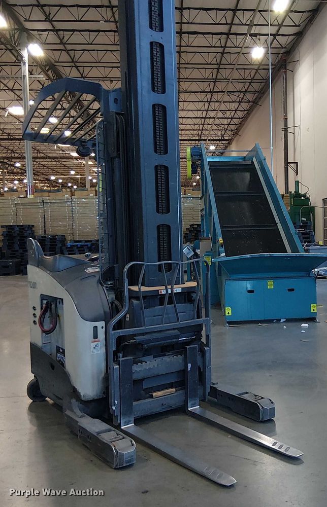 image for item EE5067 2017 Crown RM6095-45 order picker