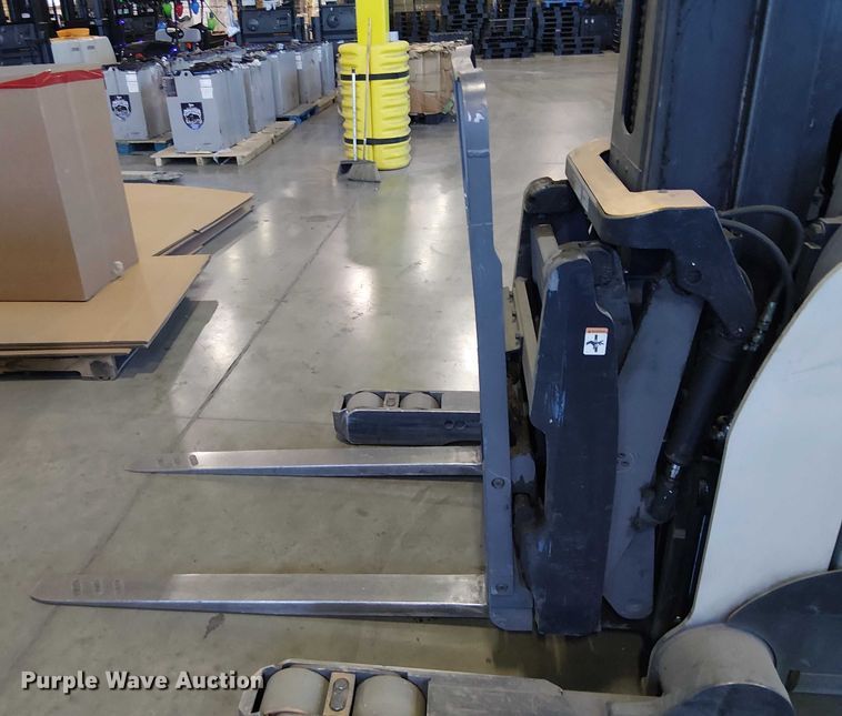 image for item EE5067 2017 Crown RM6095-45 order picker