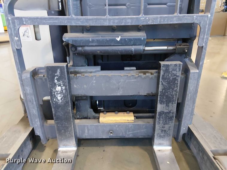 image for item EE5068 2017 Crown RM6095S-45 reach truck