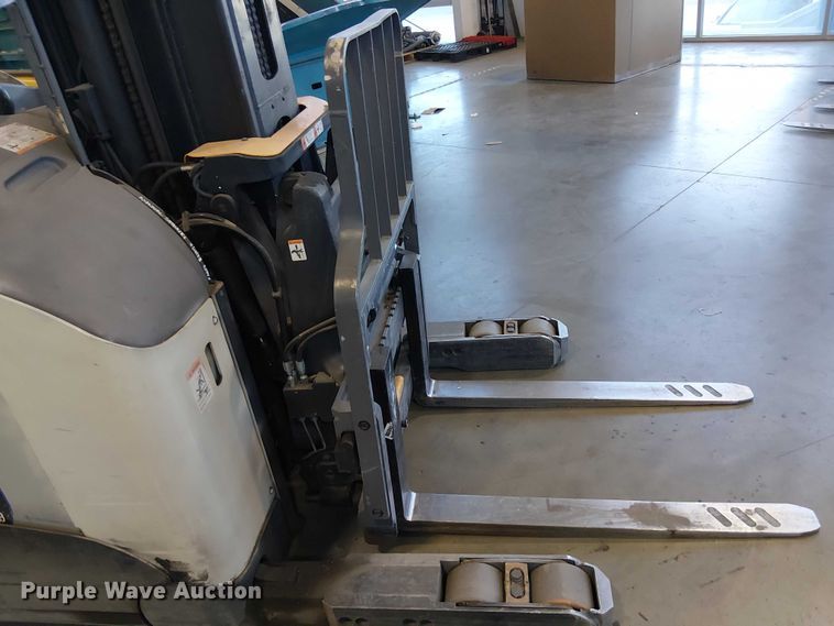 image for item EE5068 2017 Crown RM6095S-45 reach truck