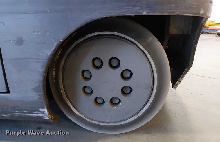 image for item EE5068 2017 Crown RM6095S-45 reach truck