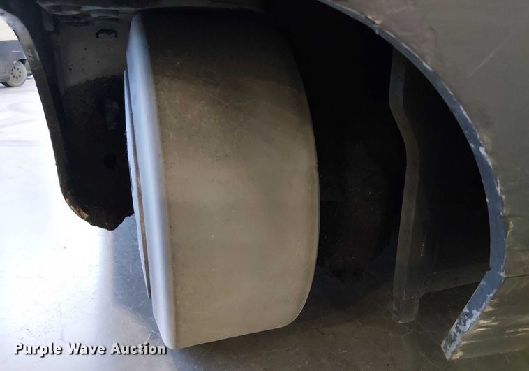 image for item EE5068 2017 Crown RM6095S-45 reach truck