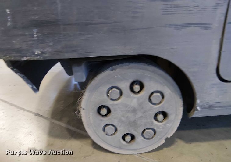 image for item EE5068 2017 Crown RM6095S-45 reach truck