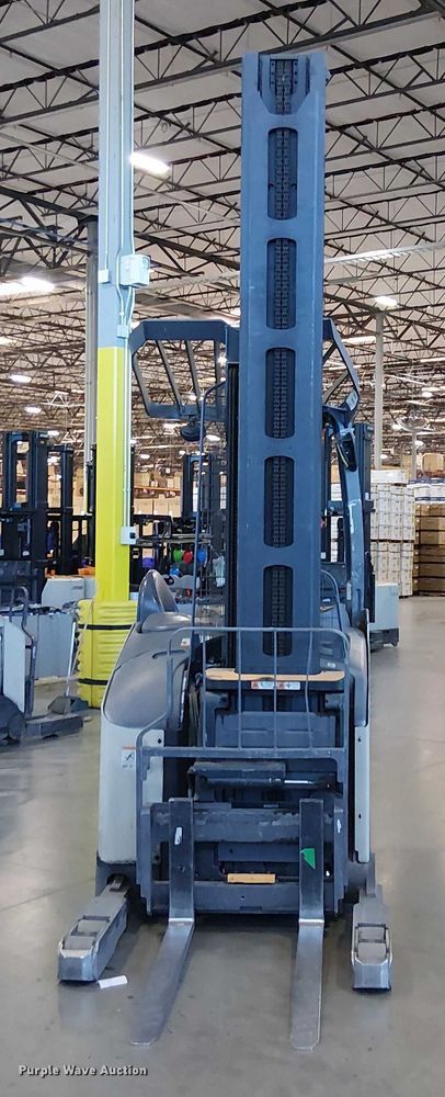 image for item EE5069 2017 Crown RM6095S-45 reach truck