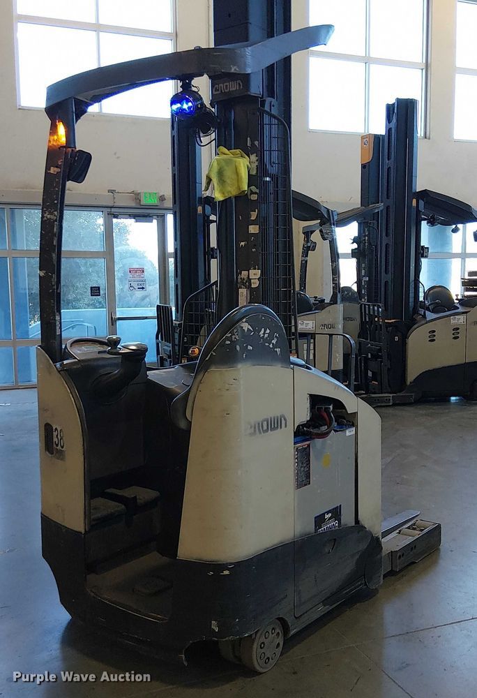 image for item EE5069 2017 Crown RM6095S-45 reach truck